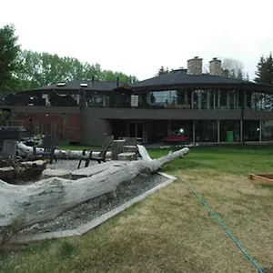 Roundhouse Grotto Bed & Breakfast Calgary